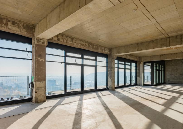 Shell & Core — beton, ocel, panoramatická okna