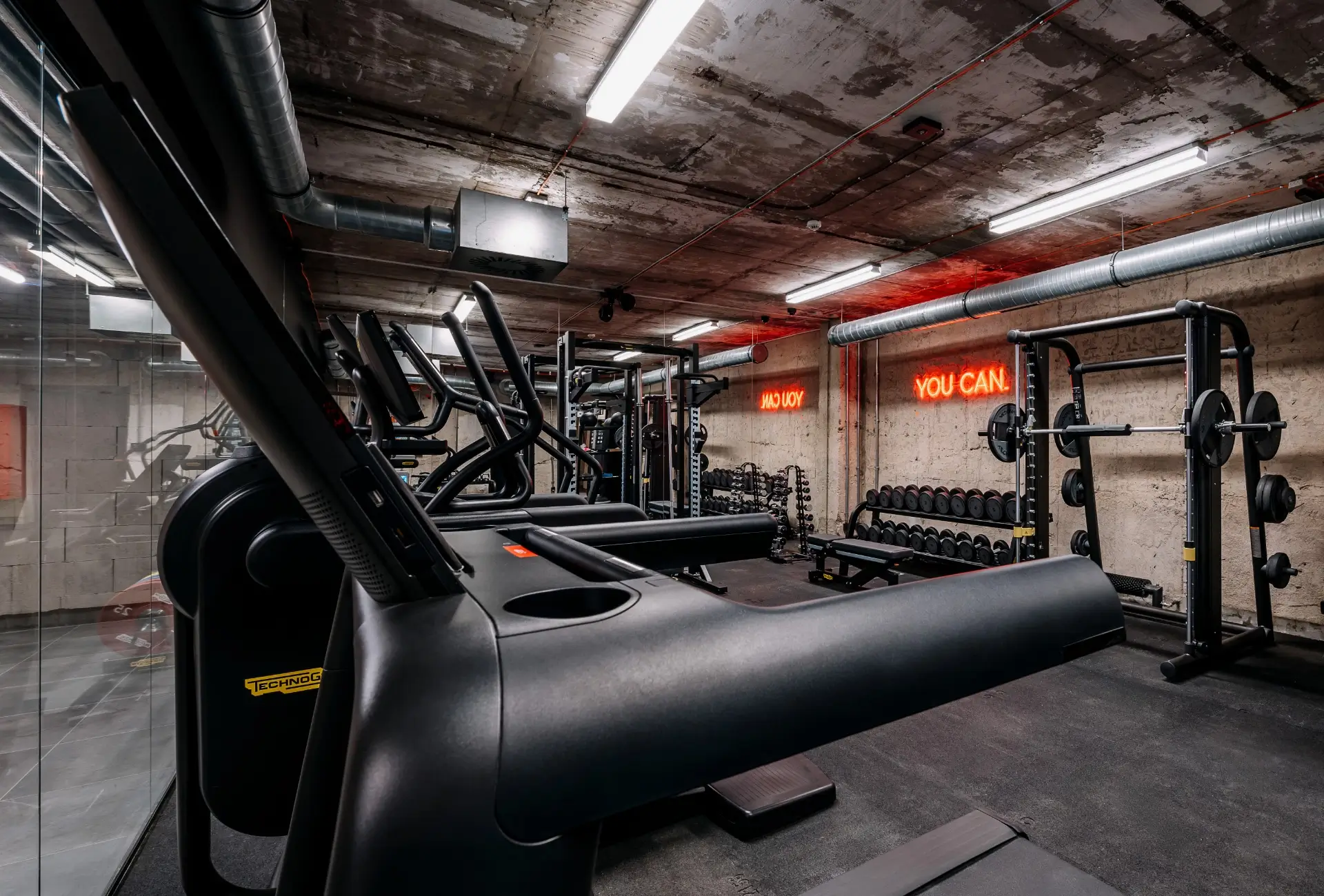 Posilovna Vanguard — stroje Technogym