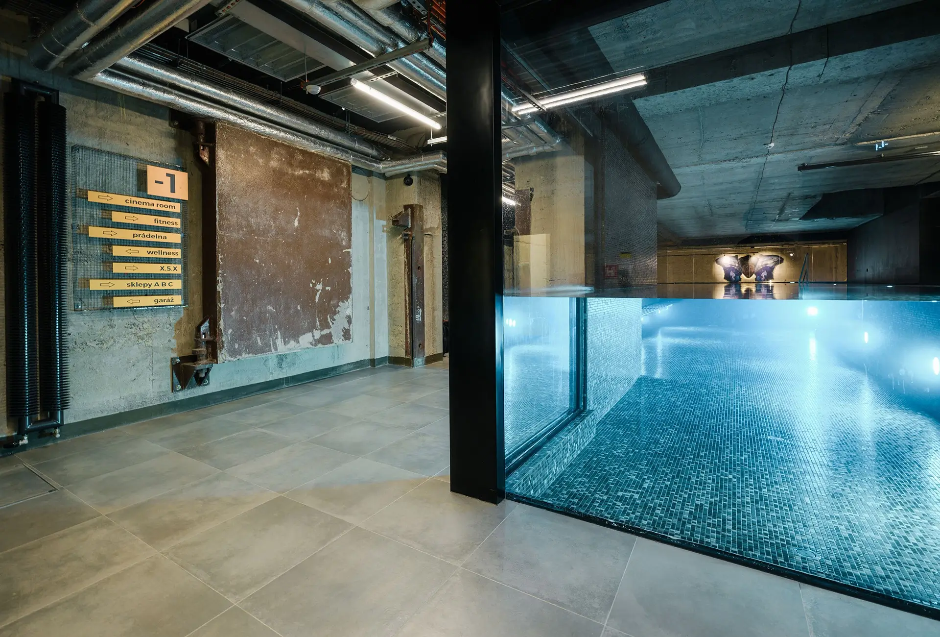 Soukromý wellness — světlo nad vodou